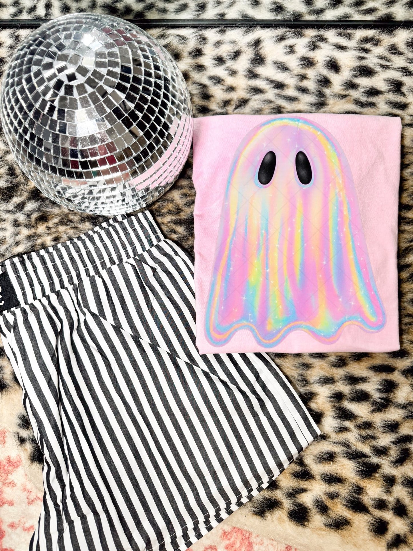 Holographic Ghost